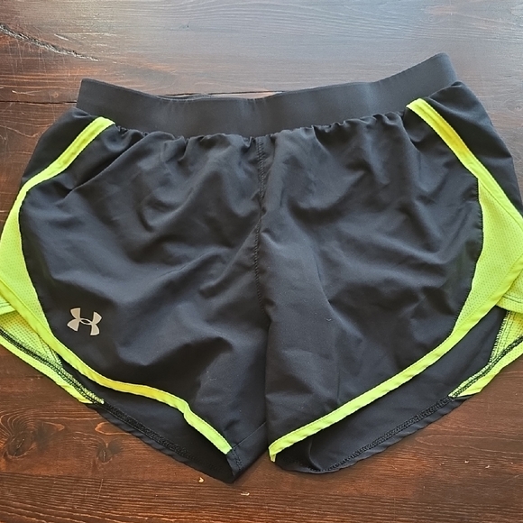 Under Armour Women's Black Shorts - Picture 1 of 3